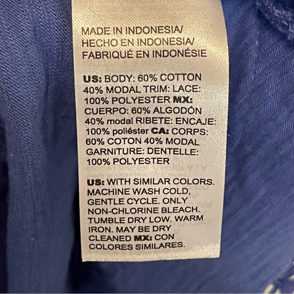 Chico’s Periwinkle Blue Short Sleeve Top Crocheted Trim Women’s Size L - Picture 4 of 4